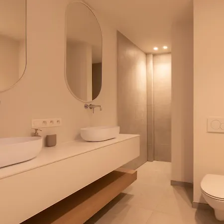 Deluxe 3 Bedrooms With Casino View At The And Free Parking